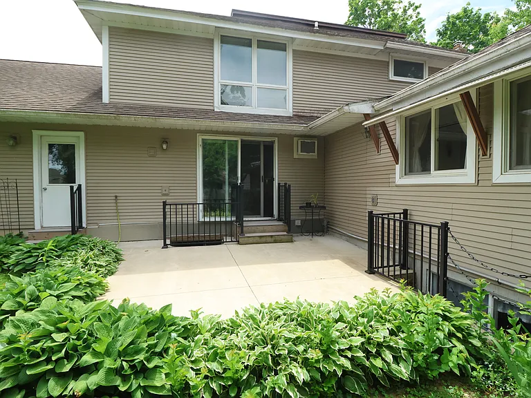 Back patio (private)