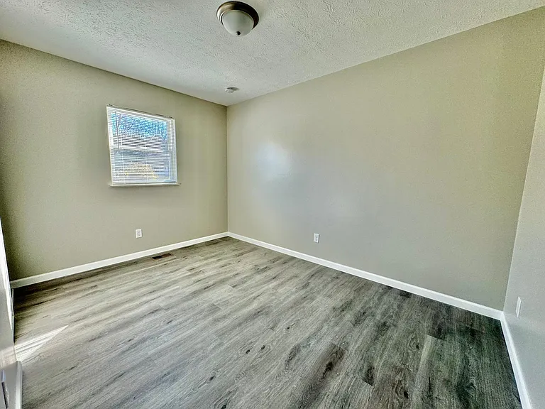 1542 E Meadowbrook Dr — Photo 22