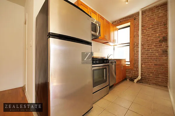 Rented by ZealEstate Group Inc | media 33