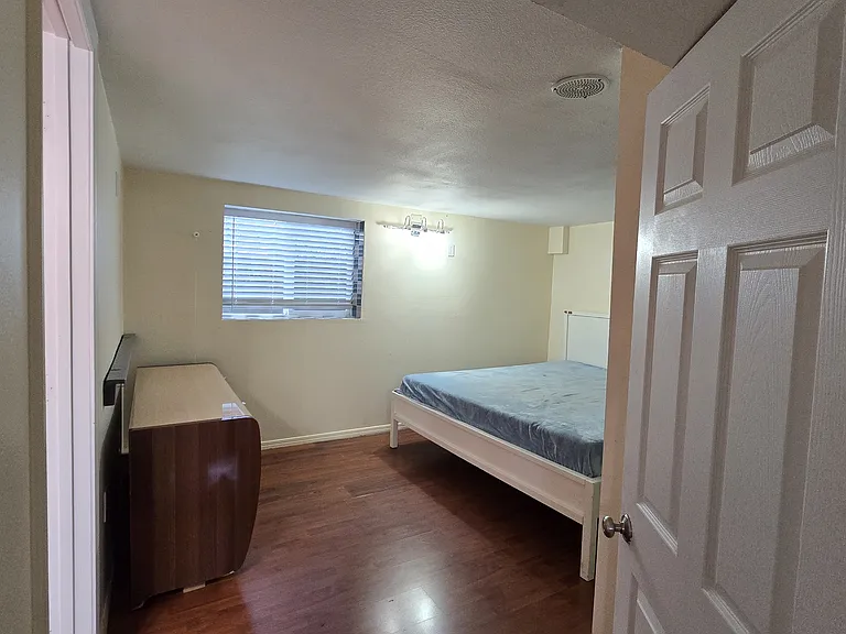4241 S Kenyon St #B — Photo 20