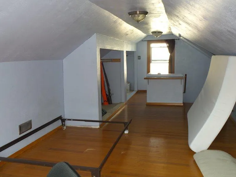 811 Cogean Ave — Photo 12