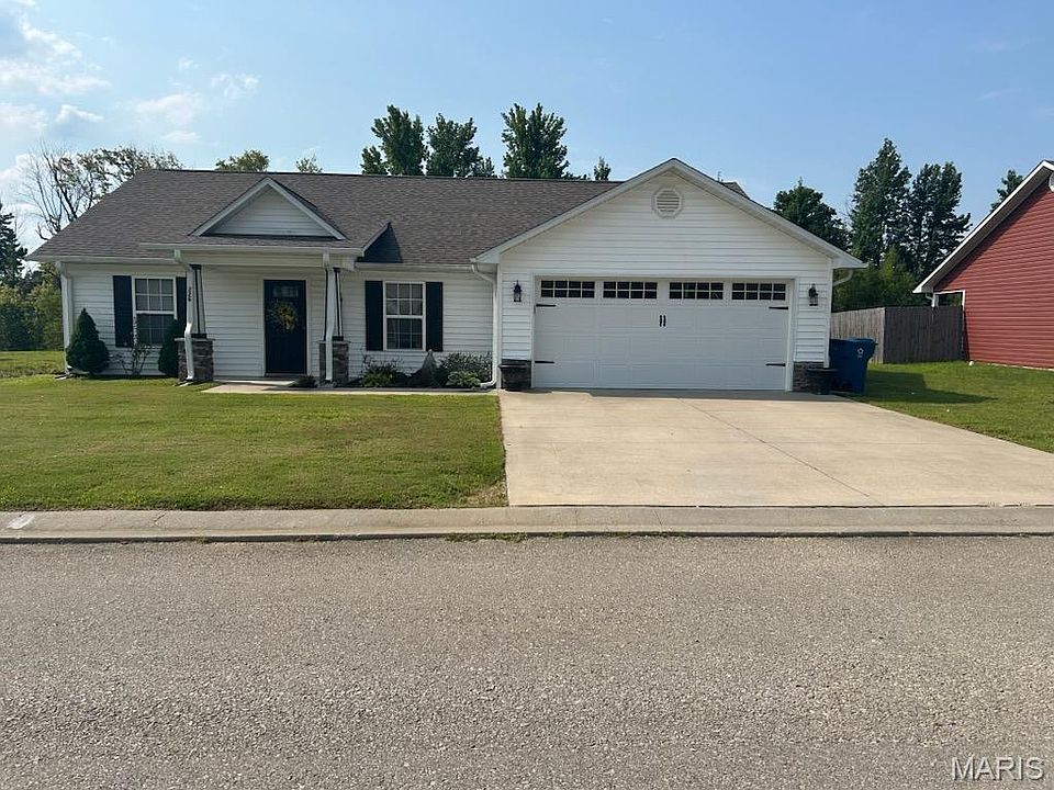 1st image of 226 Macintosh Ln