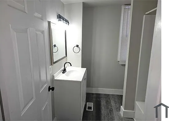 1808 Holman Ave — Photo 8