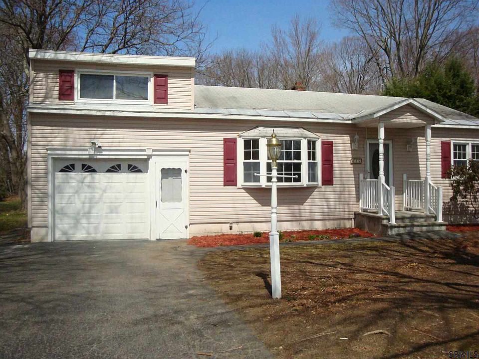 1st image of 19 Cortland Dr