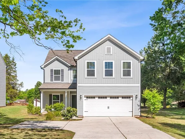 4623 Shattalon Dr, Winston Salem, NC 27106