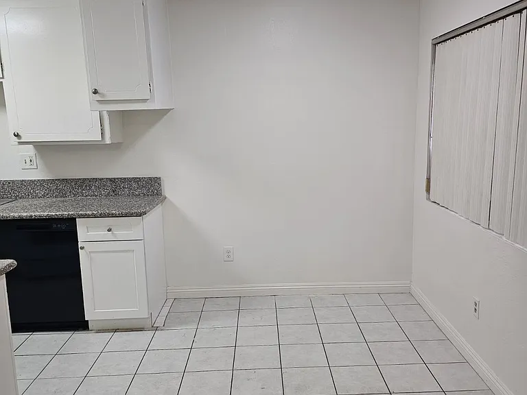 319 N Alhambra Ave — Photo 3