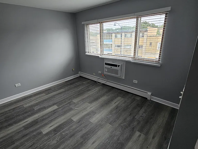 2139 Clinton Ave — Photo 6