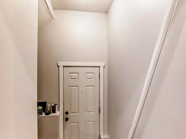 404 Lucas Blvd NW #Basement, Calgary, AB T3P 1S7