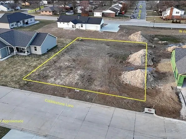 409 Cobblestone Ln, Red Bud, IL 62278