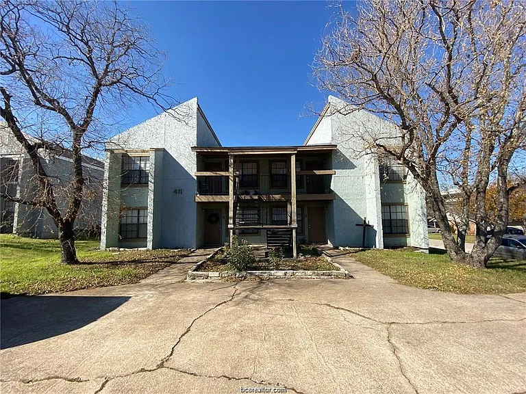 411 Manuel Dr #D — Photo 6