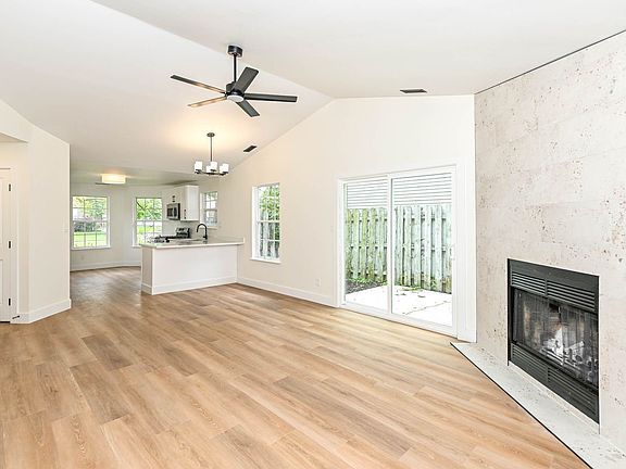 5th image of 7496 Wood Ct