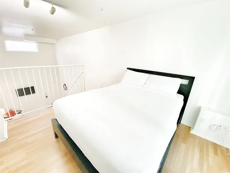 1525 2nd Ave #302 — Photo 12