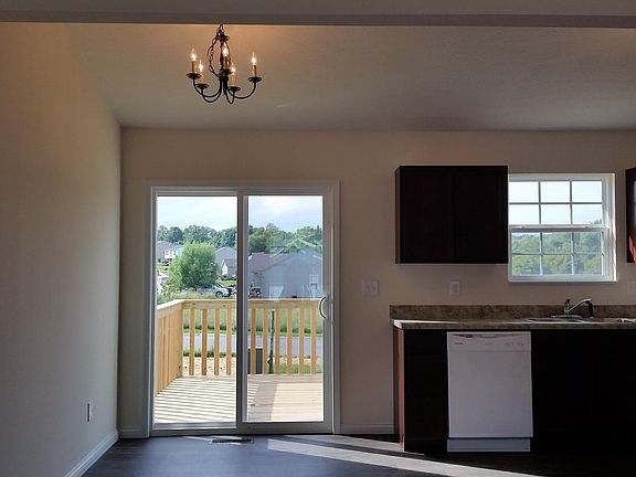 4th image of 1121 Gemstone Pointe Dr