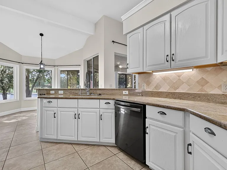 118 W Magnolia Ave — Photo 12