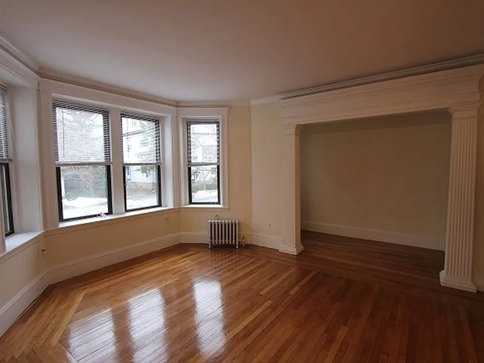285 Saint Paul St #33