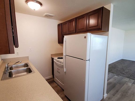5th image of 7865 Valley Rd NE #16