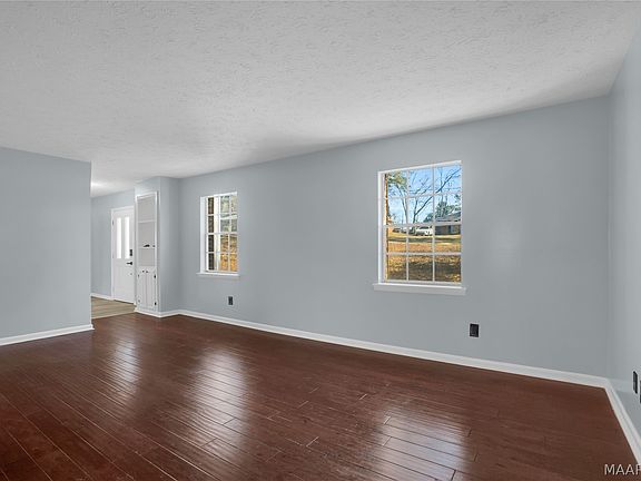 5th image of 536 Farmington Rd