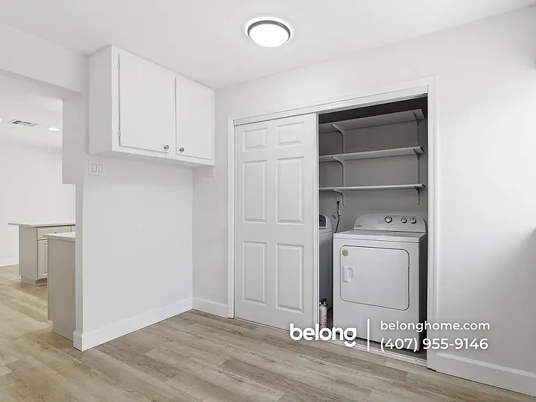 524 Westminster Ave — Photo 3