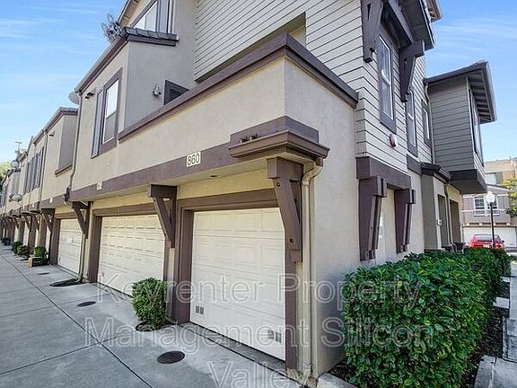 5th image of 860 Towne Dr