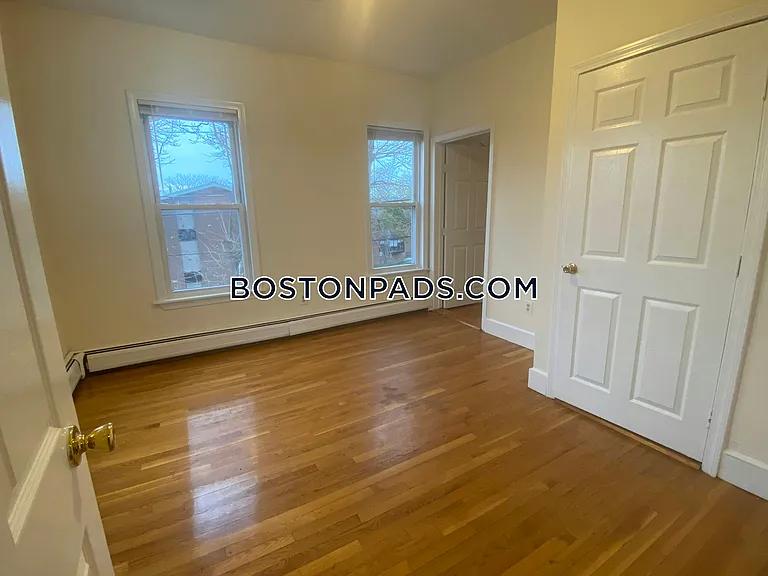 38 Bond St #3 — Photo 7