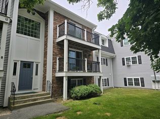 3 Chapel Hill Dr APT 7, Plymouth, MA 02360
