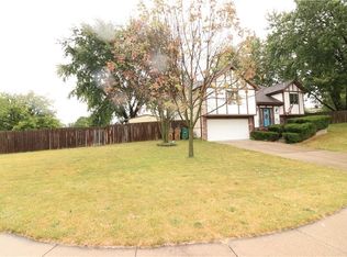 1259 Forest Cir, Clive, IA 50325