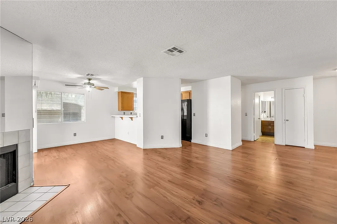 2 bed, 2.0 bath, 1127 sqft, $1,400 — Photo 4