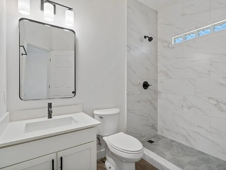 620 E Lester St #2 — Photo 6