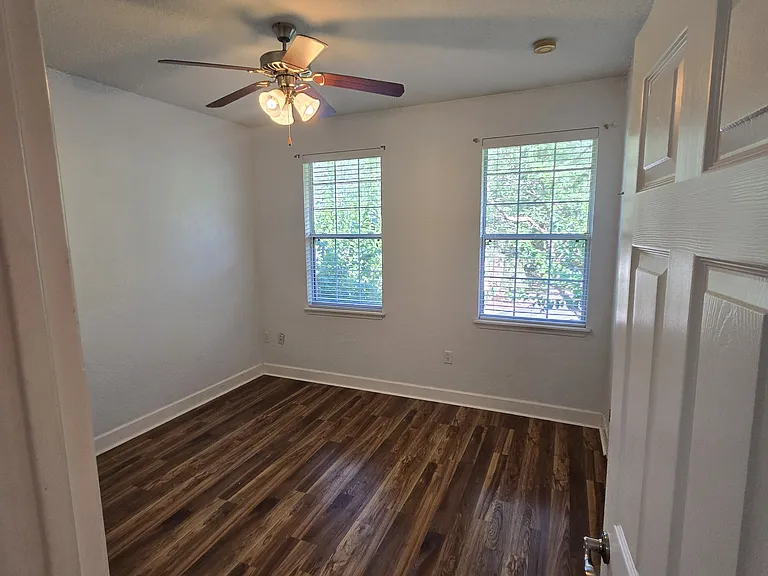 2508 SW 35th Pl — Photo 15
