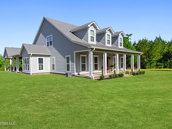 2nd image of 211 Park Dr #A