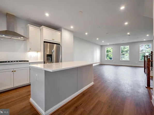 456 Altezza Dr NE, Washington, DC 20017