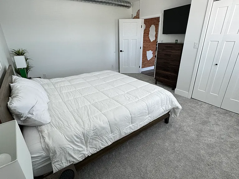 1st Bedroom with king bed