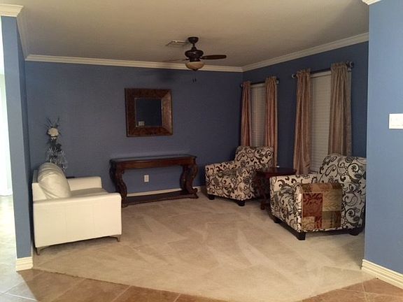 4th image of 1602 Deerwood Dr