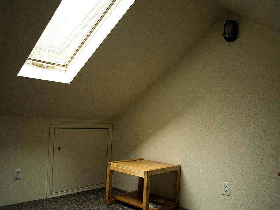1st image of 913 E Beckwith Ave