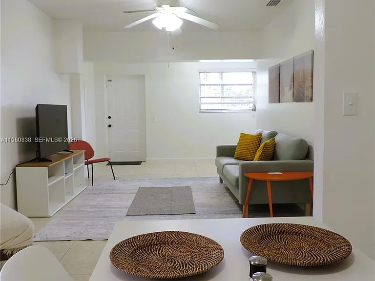 3134 SW 25th Ter — Photo 9