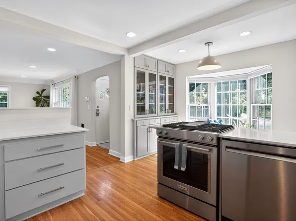 2432 Mount View Ave, Minneapolis, MN 55405