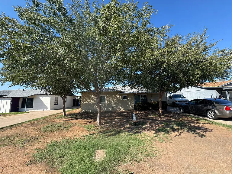 1938 E Mitchell Dr #2 — Photo 8