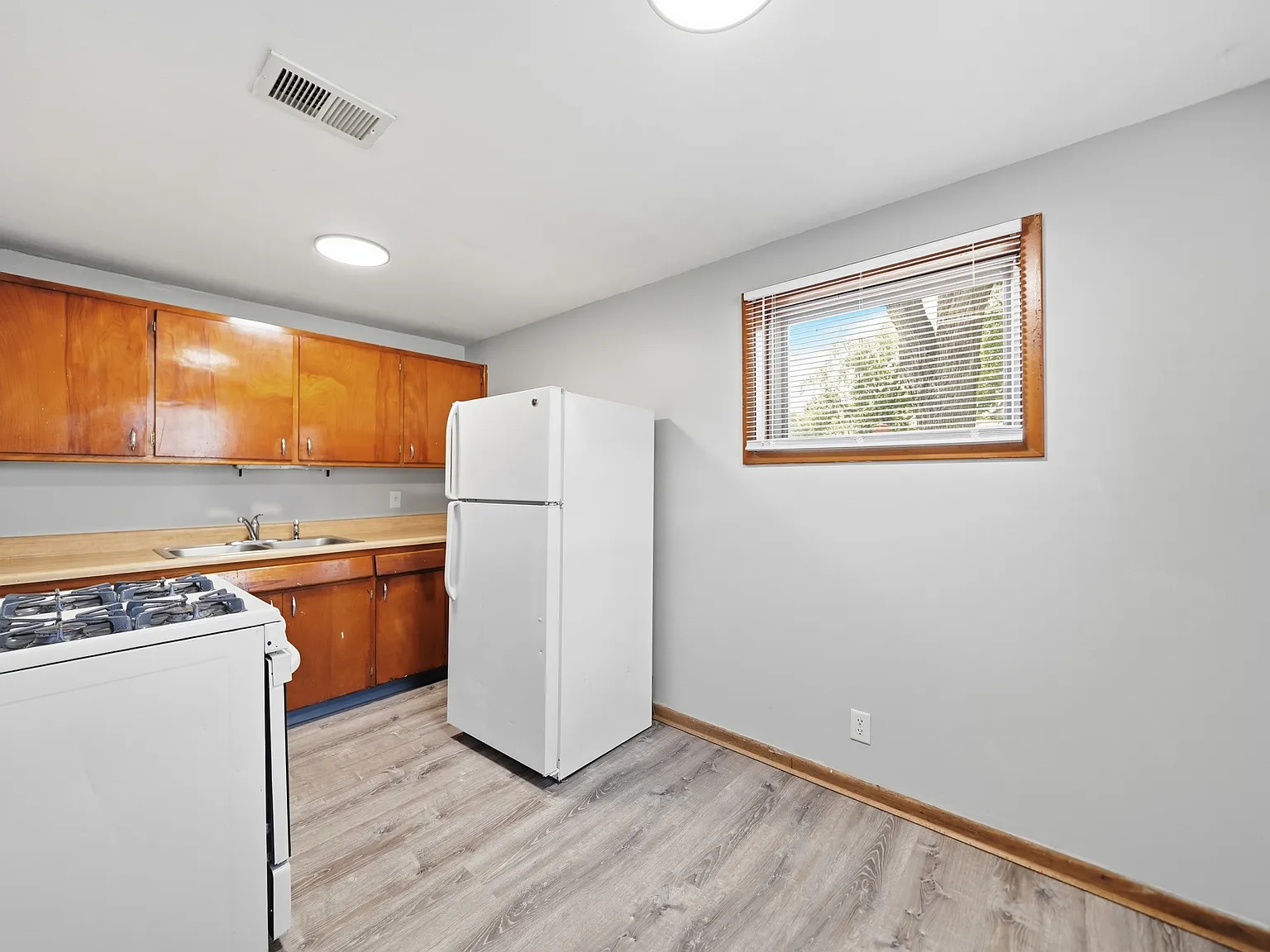5420 Ervin Street - 2 — Photo 4