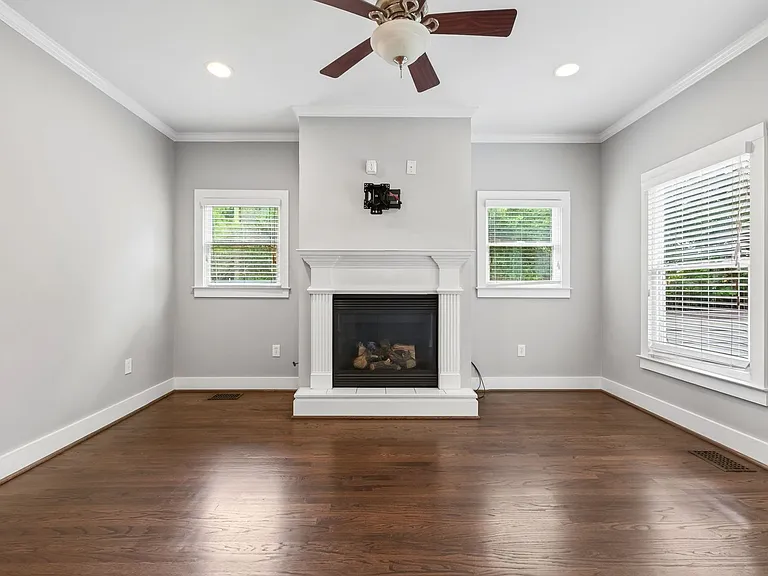 2801 Arborcrest Dr — Photo 4