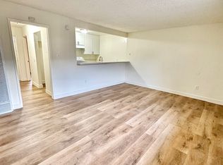10918 Columbus Ave APT B, Mission Hills, CA 91345