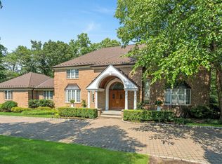 787 Peach Tree Ln, Franklin Lakes, NJ 07417