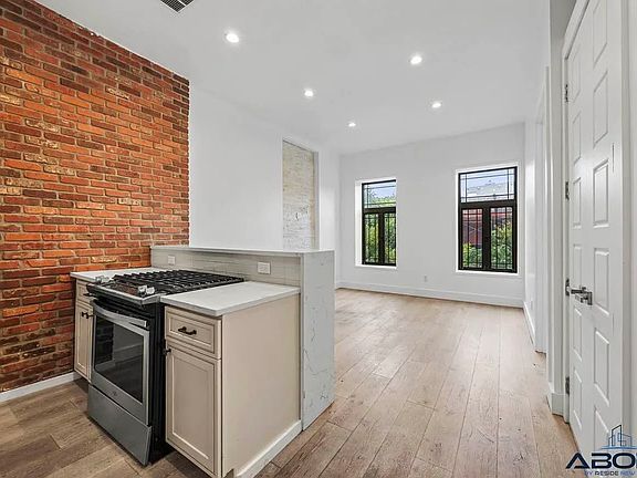 2nd image of 841 Willoughby Ave #2B