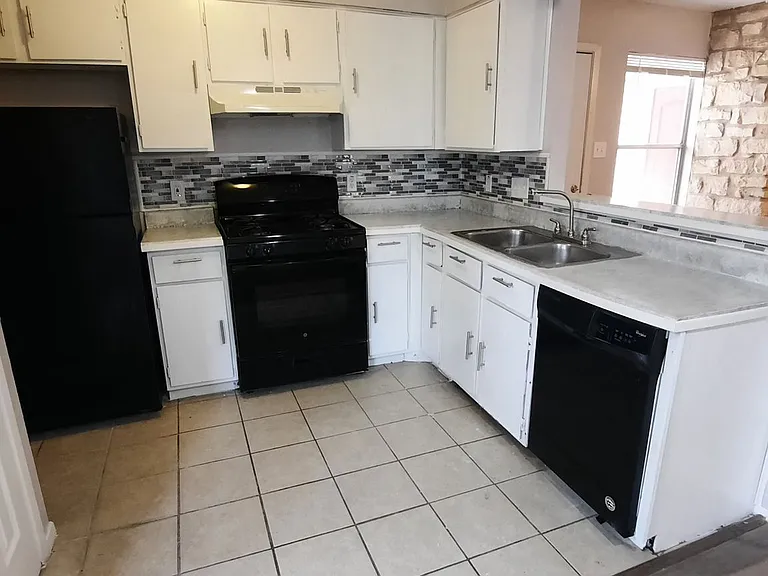 823 Taulbee Ln #B — Photo 5