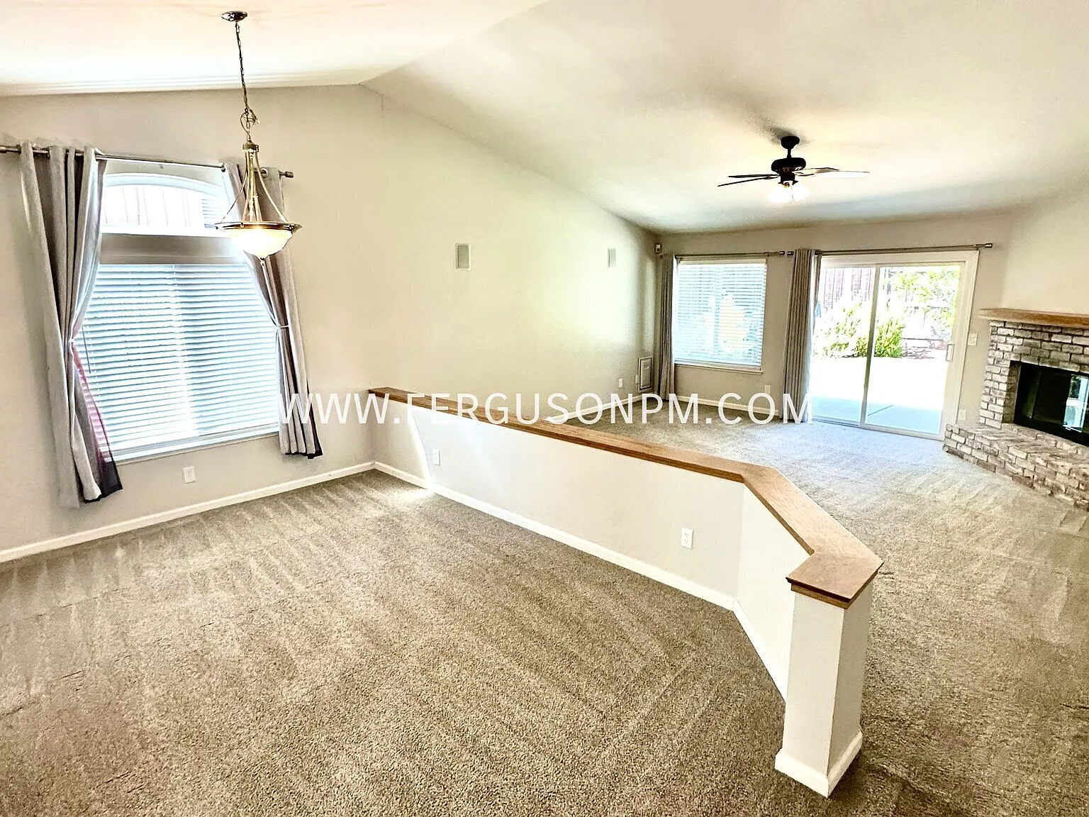 Updated Spacious Three Bedroom in Desirable Kaseberg-Kingswood — Photo 3