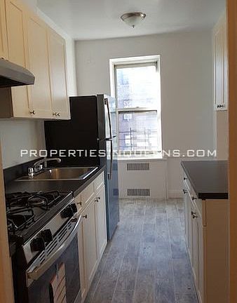3rd image of 10905 72nd Ave APT 5A
