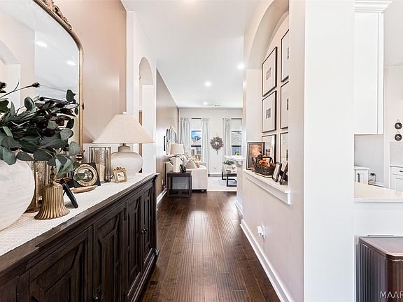 3rd image of 840 Hedgefield Way