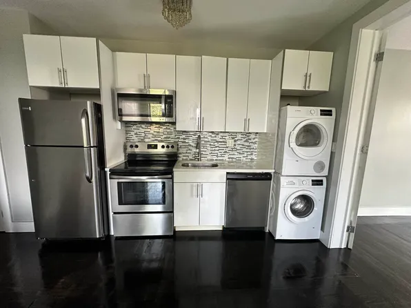 901 Woodycrest Avenue image 1 of 5