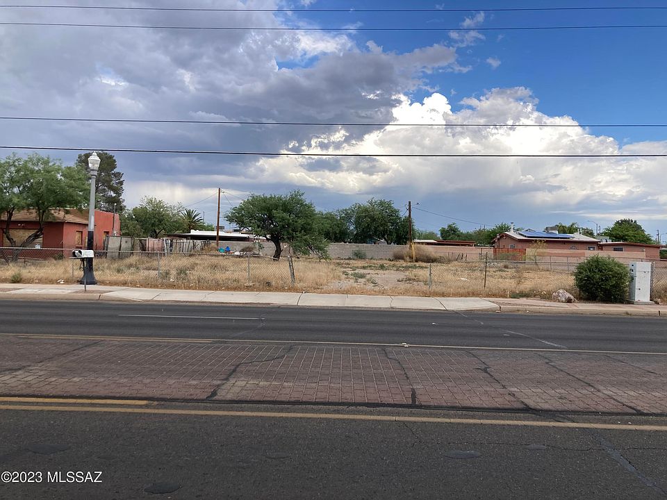 1st image of 810 N Grande Ave