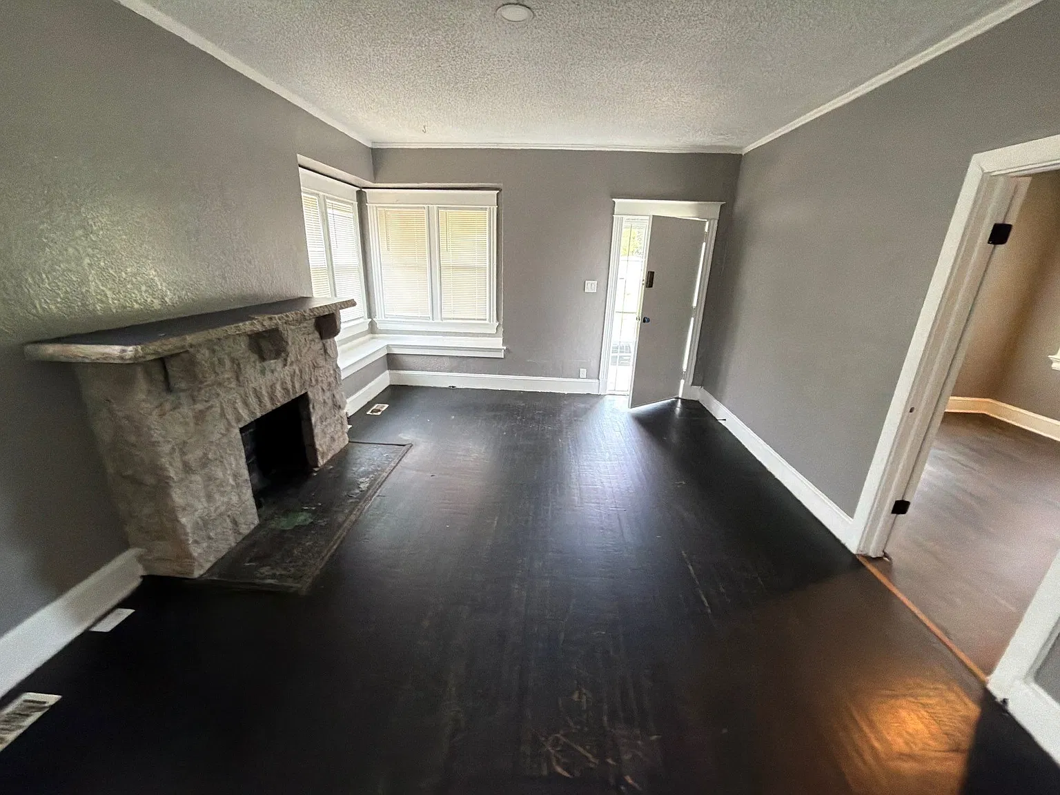 4 bed, 2.0 bath, 1128 sqft, $1,650 — Photo 4