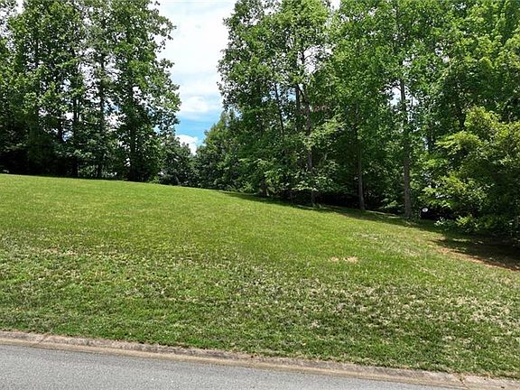 3rd image of 22 Town N Country Dr #22